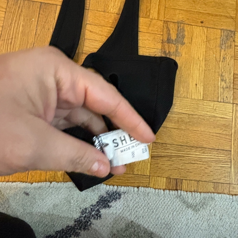 Crop top plus size halter top - Picture 3 of 5